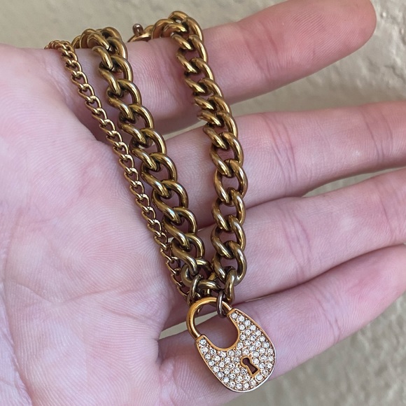 Michael Kors signed stamped gold curb link pavé rhinestone lock charm bracelet - Picture 6 of 9